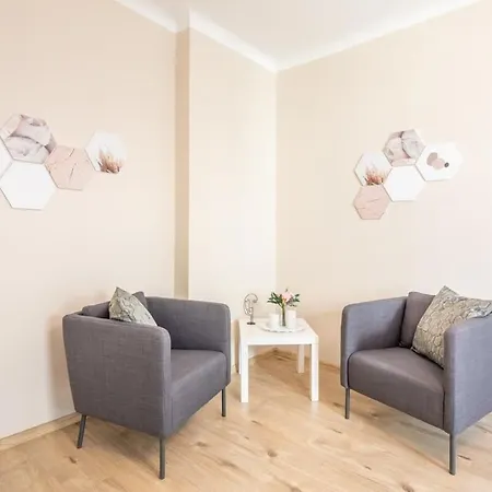 Cozy Stylish Studio For 2 People Апартаменты *